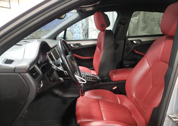 Porsche Macan cena 84000 przebieg: 69216, rok produkcji 2017 z Brodnica małe 67